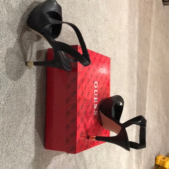 Black leather sandals - Picture 2 of 3